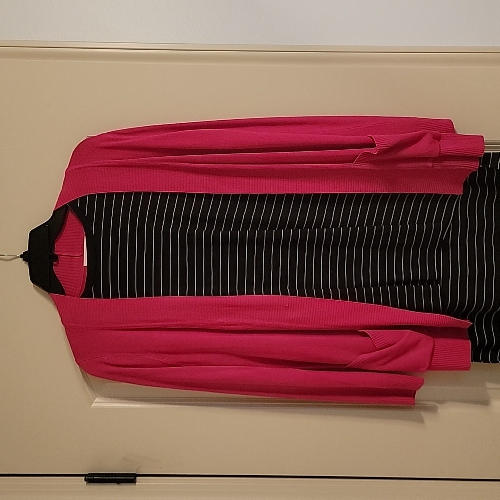 Cardigan and short sleeve top